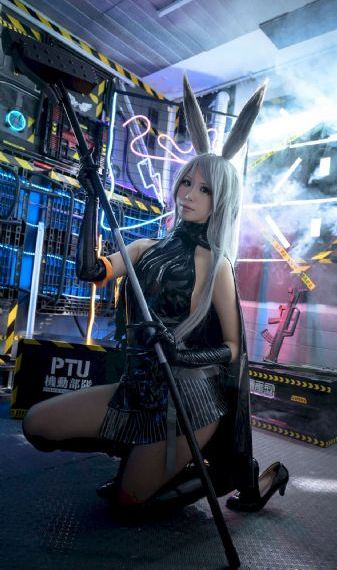 美女久久久久久久久_4K手机在线观看